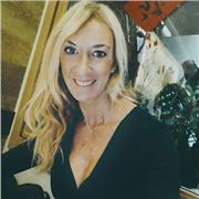 Offro lezioni private o di gruppo a studenti o lavoratori stranieri che devono imparare l'italiano